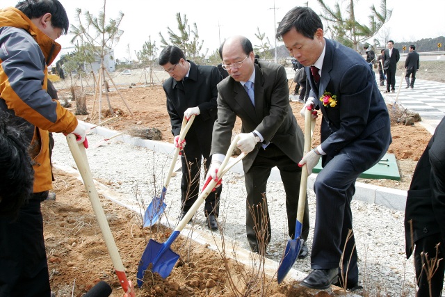 22일 조류생태전시관에서 열린 세계 물의 날 행사(나무식재)1